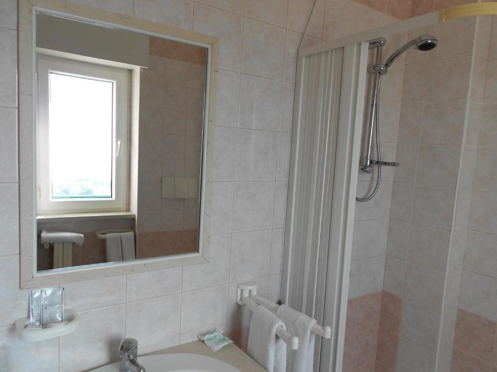 Hotel Santangelo Monte Sant'Angelo Bilik gambar